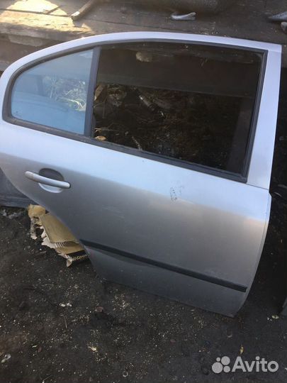 Дверь задняя правая Skoda Octavia