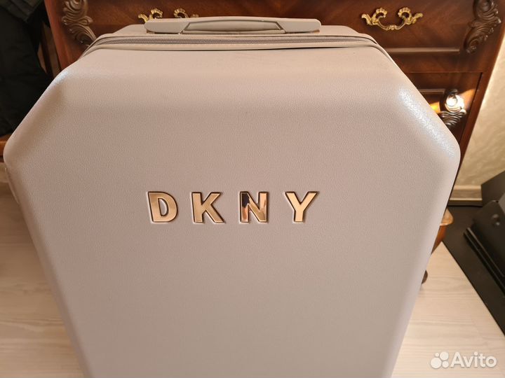 Чемодан dkny большой L