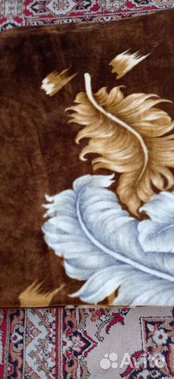 Пледы и покрывало бу