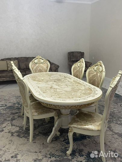 Стол Лапка Версаче