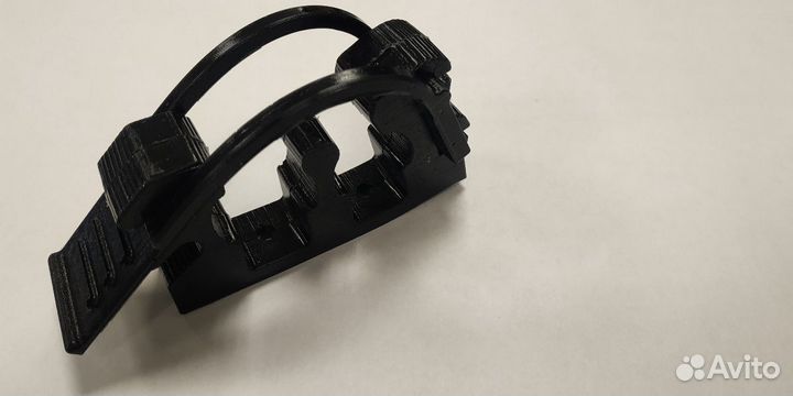 Крепления инструмента,огнетушителей, из полиур