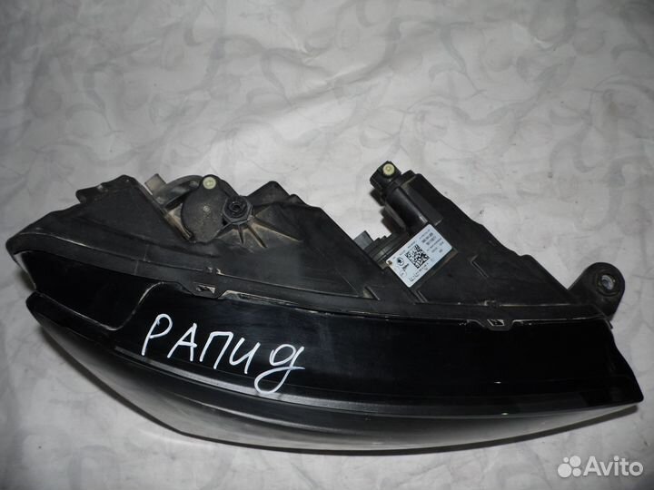 Передняя правая фара шкода рапид 2 лед LED