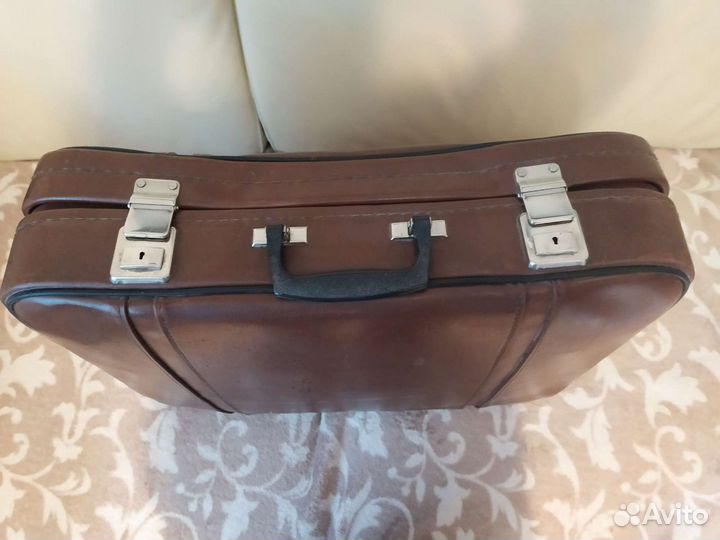 Чемодан советский раритет,80-х годов,кожзам,с ключ