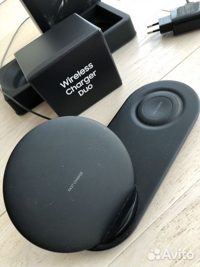 Безпроводная зарядка Samsung Wireless Charger Duo