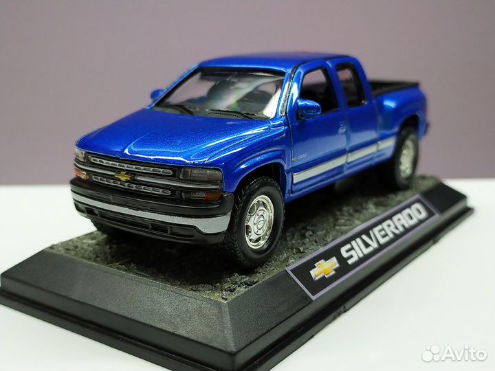 1:43 Chevrolet Silverado 1999