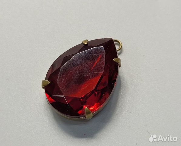 Кулон подвеска Капля 28*19мм Красный камень Чехия