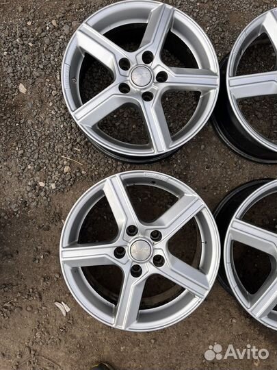 Литье R16 5/114.3 ET 45 Dia 67.1 skad