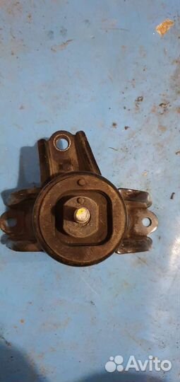 Подушка двигателя правая Kia Rio 3 (QB)