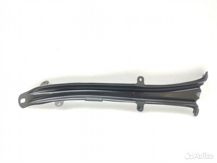 Распорка кузова передняя правая Mercedes-Benz