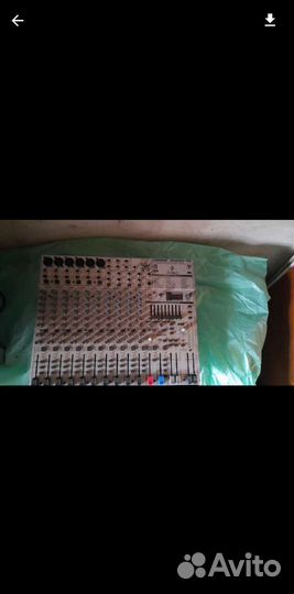 Аналоговый микшерный пульт behringer