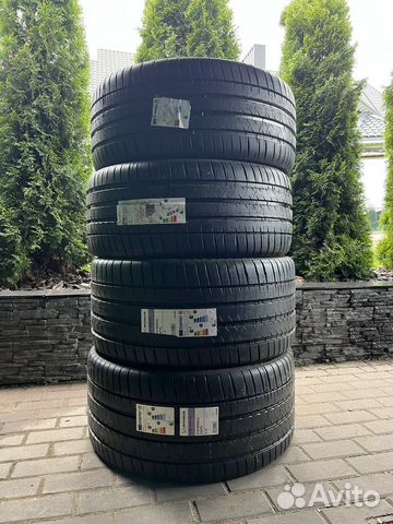 Michelin Pilot Sport 4 S 285/35 R22 и 315/30 R22 107Y