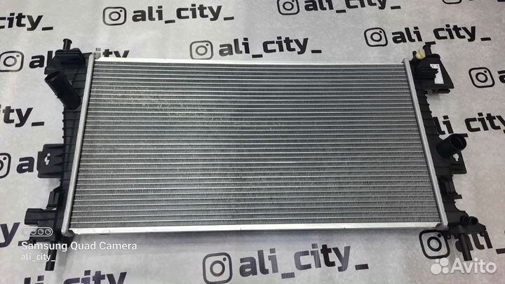 Радиатор охлаждения форд 3 Luzar