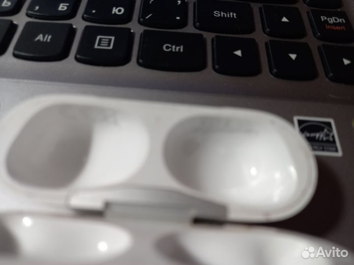 Футляр для наушников Apple A2190