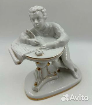Статуэтка фарфор 