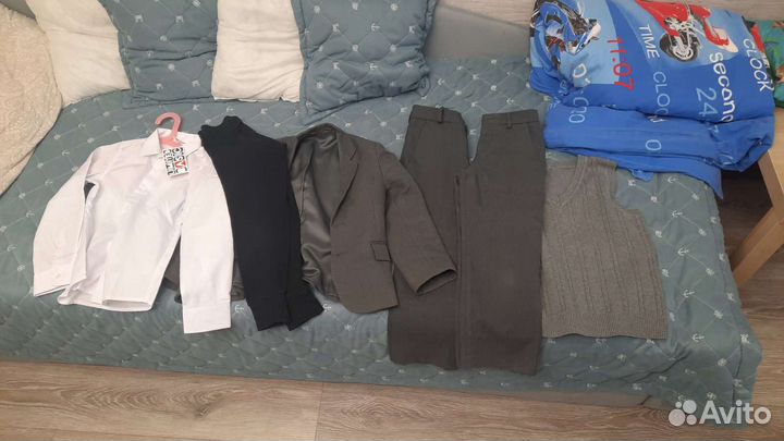 Школьный костюм для мальчика 128р