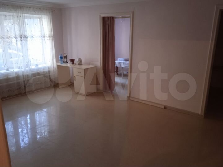 2-к. квартира, 60 м², 1/3 эт.