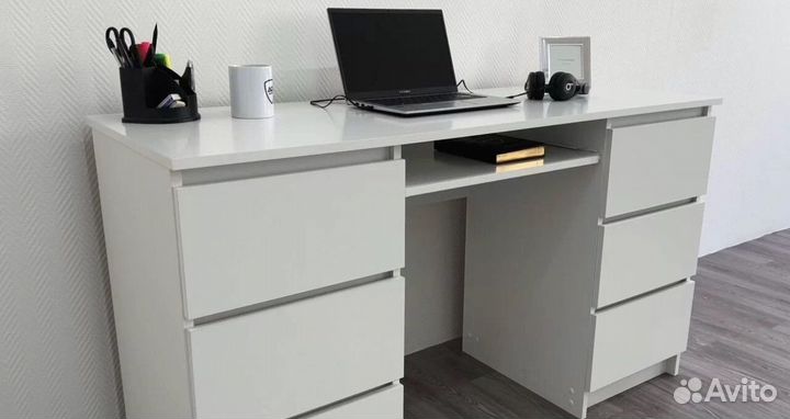 Стол компьютерный