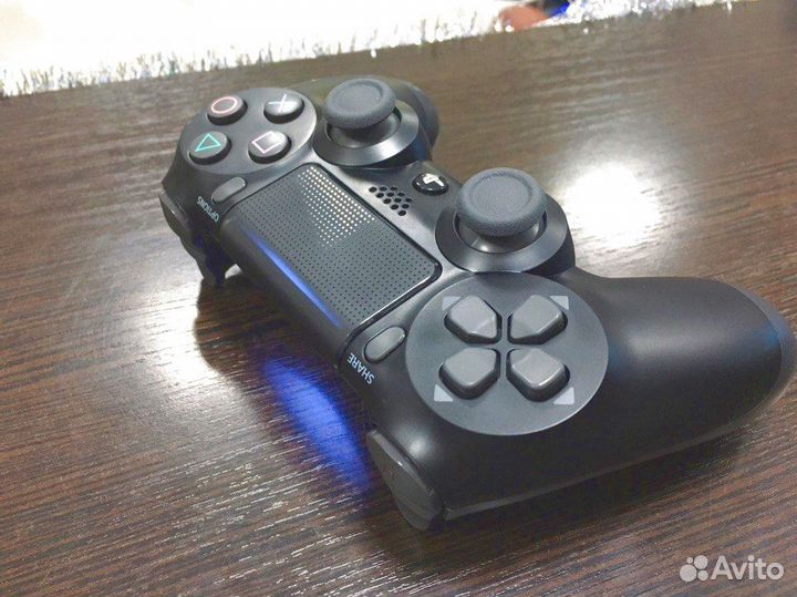 Игровой контроллер (геймпад) Dualshock 4 б/у