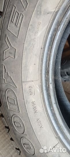 Goodyear Ultragrip 600 215/65 R16