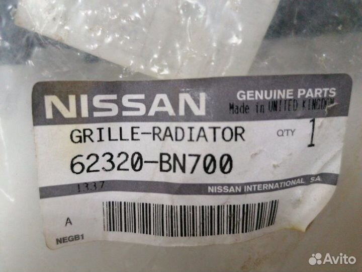 Решетка радиатора передняя правая Almera N16