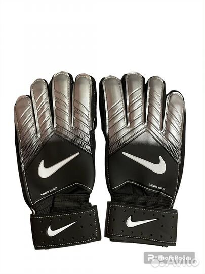 Вратарские перчатки Adidas Nike
