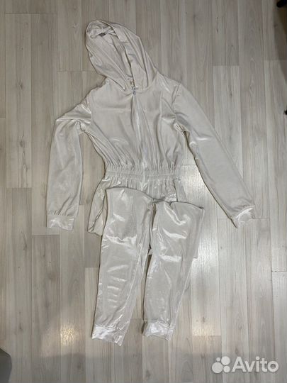 Велюровый комбинезон