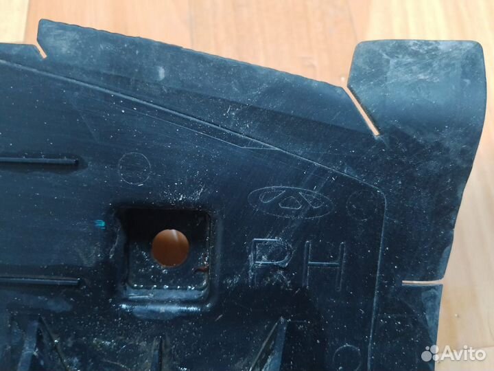 Дефлектор радиатора правый Chery Tiggo 8 Pro Max