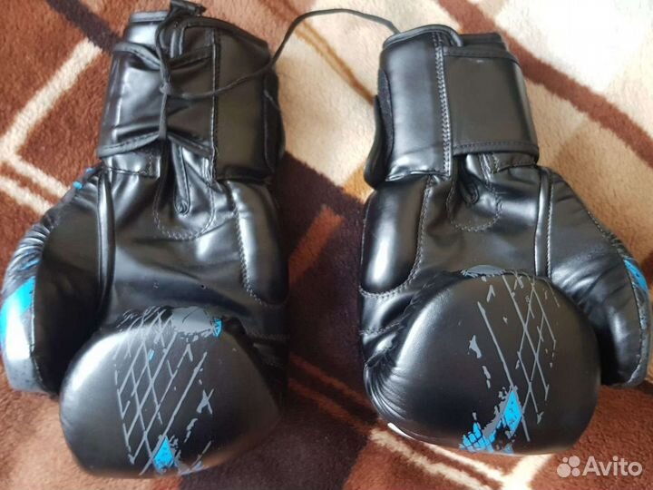 Боксерские перчатки 16oz