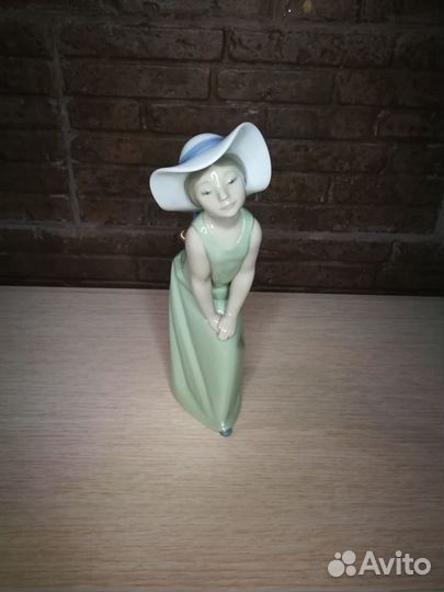 Lladro Фарфоровая статуэтка 