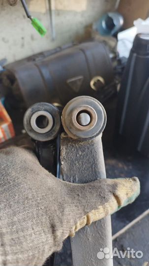 Рычаг подвески Jett V91-437L/R