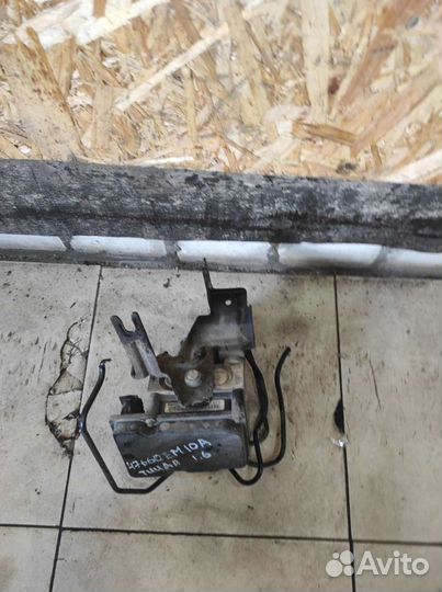 Блок abs Nissan Tiida C11 HR16