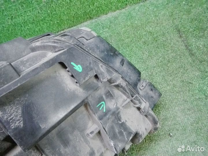 Фара левая Volkswagen Tiguan