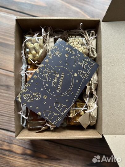 Мед с орехами / Ассорти