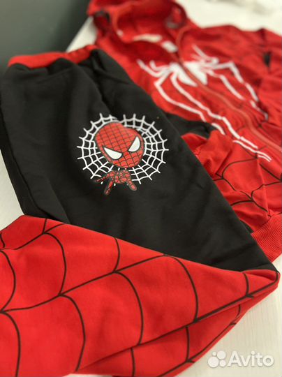 Костюм с человеком пауком на 7-8 лет