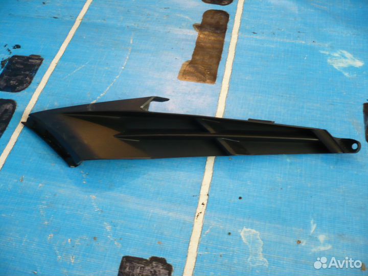 Lexus RX 4 Решетка бампера правая б/у.оригинал