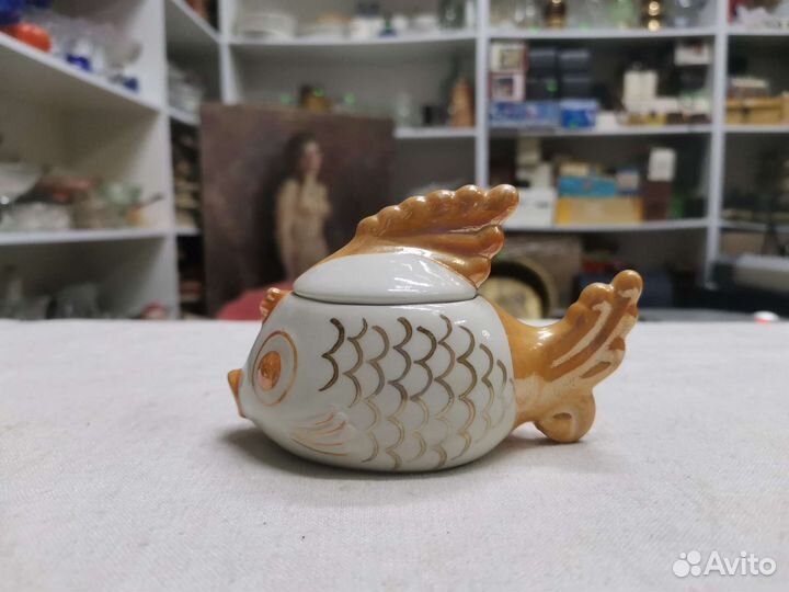 Шкатулочка Рыбка Сысерть Фарфор СССР (Ч)