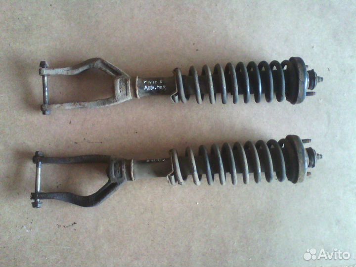 Стойки передние Honda Civic 6