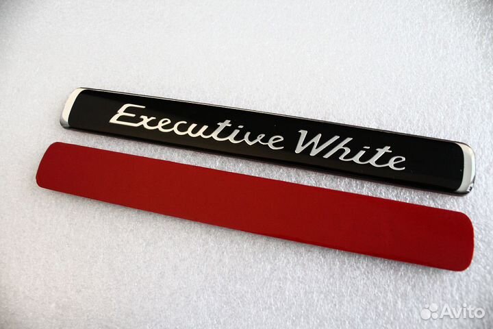 Эмблема Шильдик Executive White / Black L5HF4