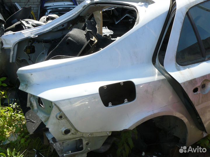 Заднее правое крыло для Renault Laguna II