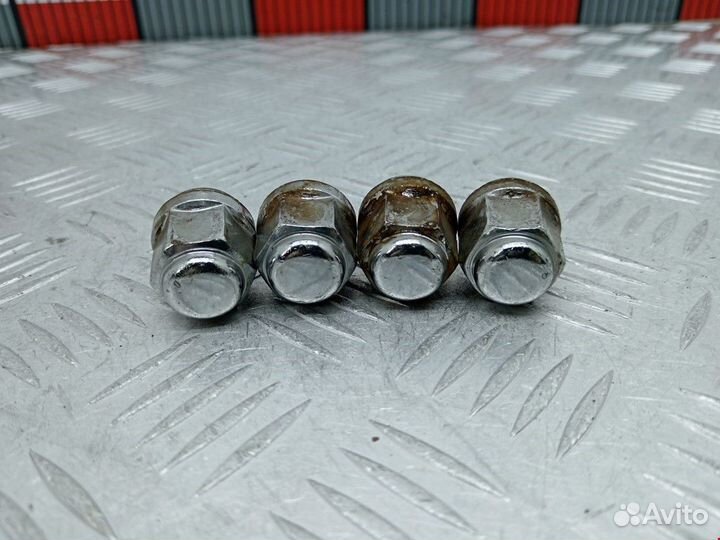 Болт Hyundai Getz рест. 2007 6L2Z1012BA