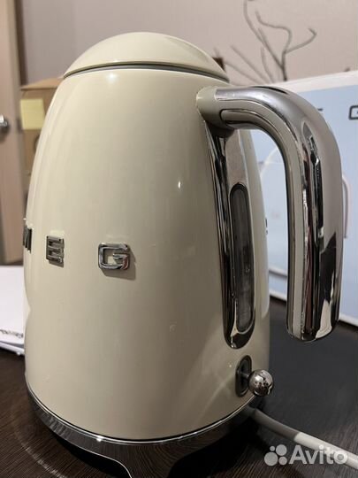 Чайник Smeg б/у бежевый