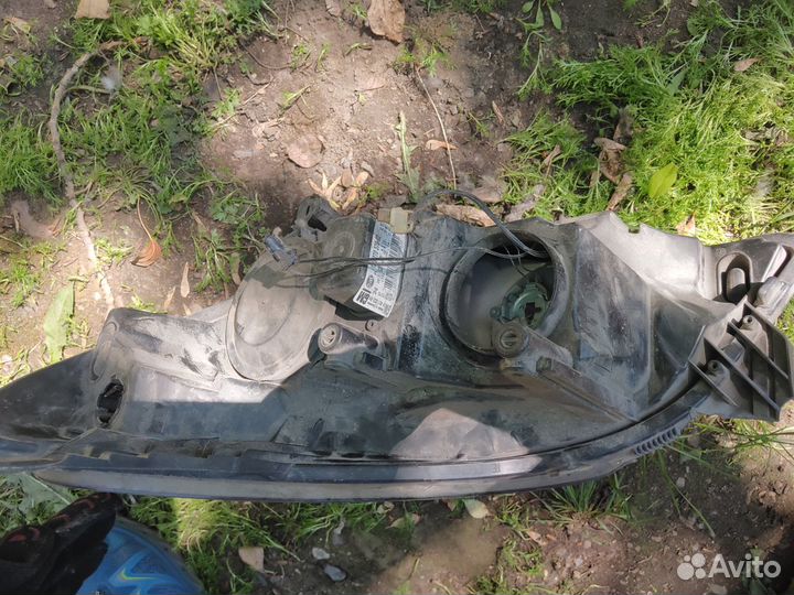 Передняя правая фара Opel Astra H 24451033