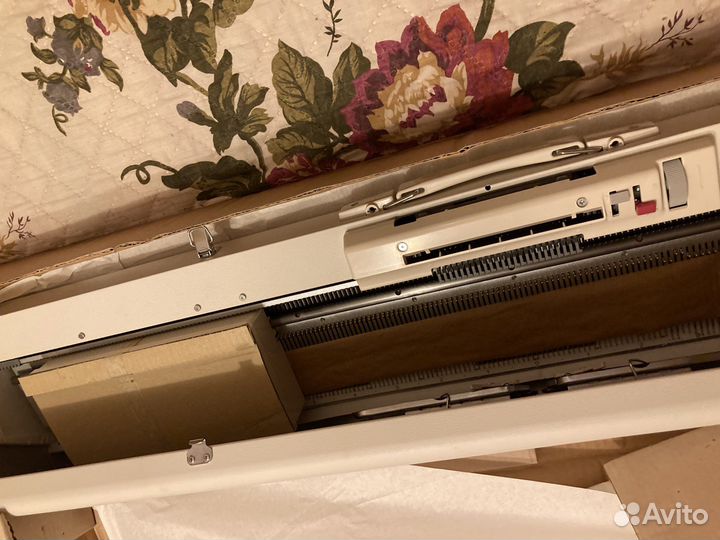 Вязальная машинка и устройства к ней