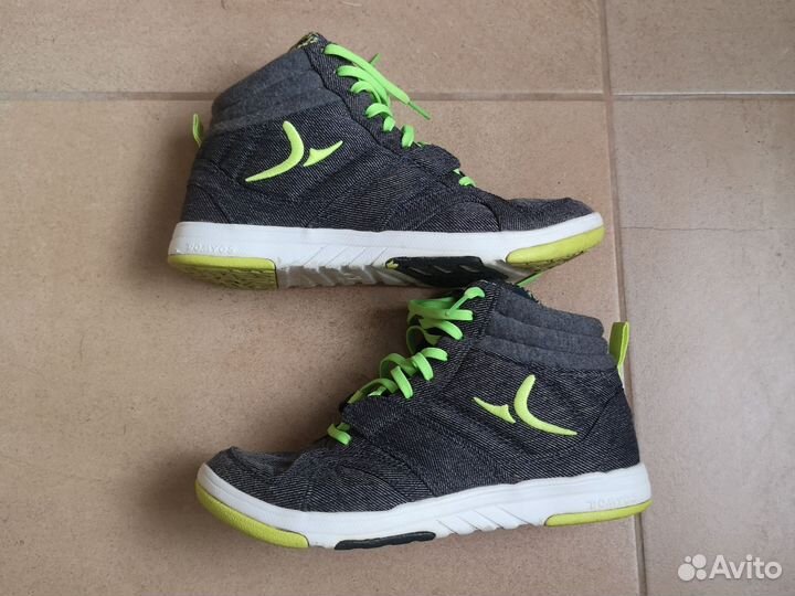 Кроссовки высокие decathlon