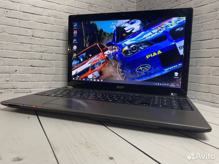 Игровой ноутбук Acer I7/2видеокарты/8Gb/SSD+HDD