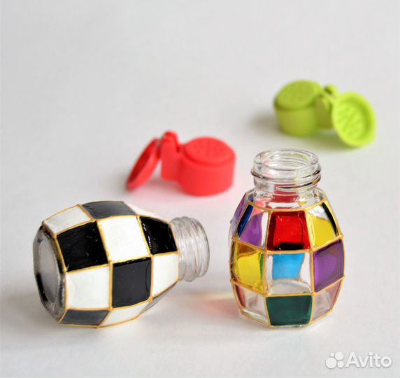 Солонка и перечница из цветного стекла