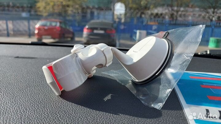 Держатель для смартфона на присоске