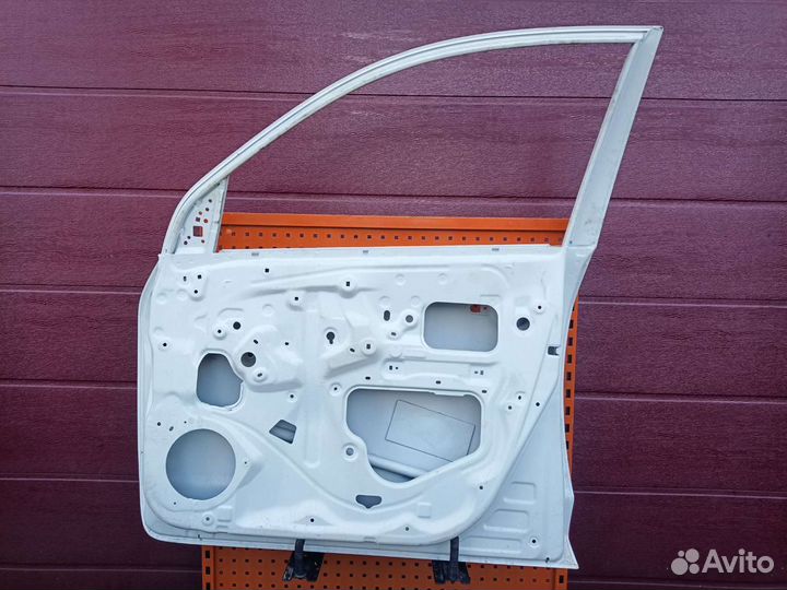 Дверь Toyota rav 4