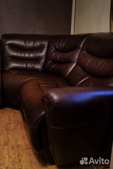 Кожаный угловой диван бу