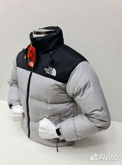 Пуховик зимний The North Face с капюшоном